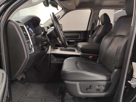 RAM-CLASSIC-5.7 V8 GASOLINA LARAMIE NIGHT EDITION CD 4X4 AUTOMÁTICO RAM-CLASSIC-2022