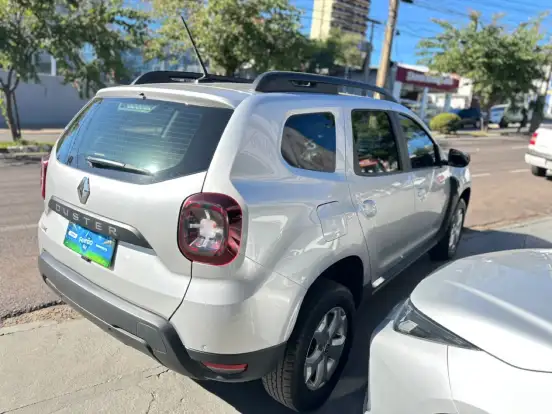 RENAULT-DUSTER-2021