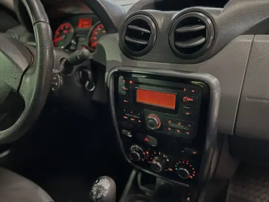 RENAULT-DUSTER-2012
