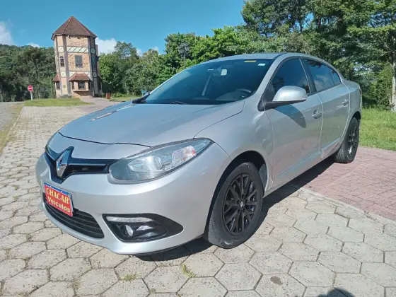 RENAULT FLUENCE 2.0 DYNAMIQUE 16V FLEX 4P AUTOMÁTICO