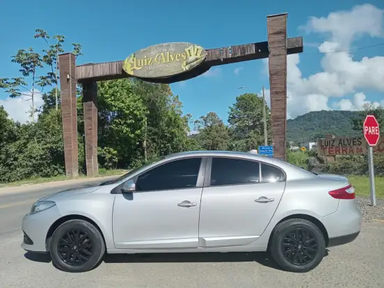 RENAULT-FLUENCE-2015