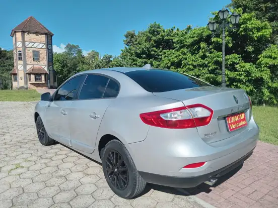 RENAULT-FLUENCE-2015