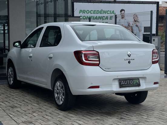 RENAULT-LOGAN-2024