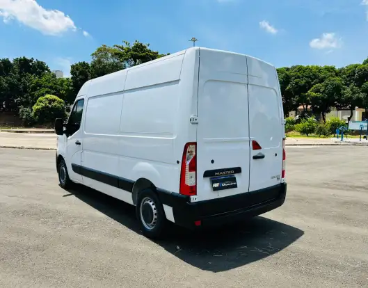 RENAULT-MASTER-2023