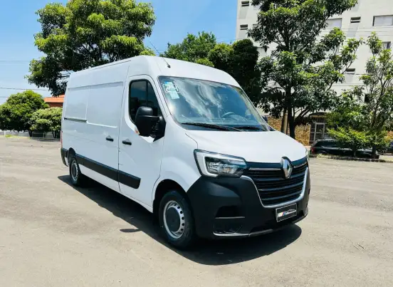 RENAULT-MASTER-2023