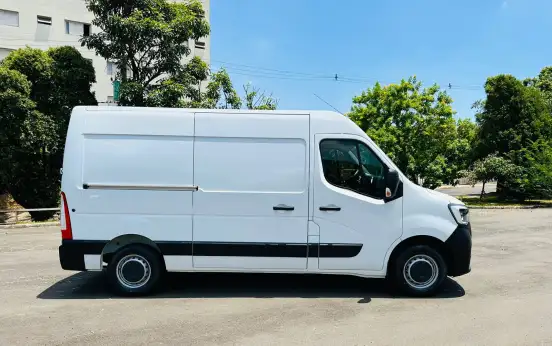 RENAULT-MASTER-2023