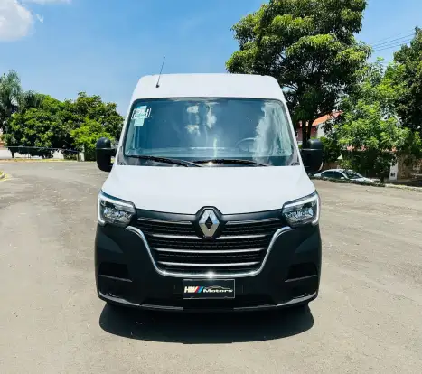 RENAULT-MASTER-2023