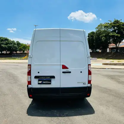 RENAULT-MASTER-2023