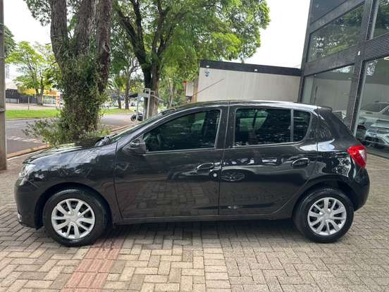 RENAULT-SANDERO-2016