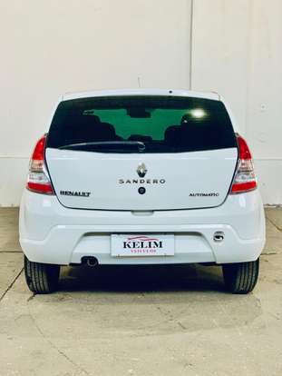 RENAULT-SANDERO-2013