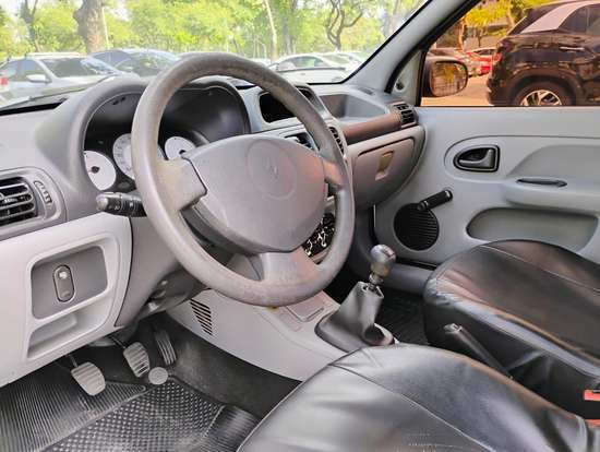 RENAULT-CLIO-2010