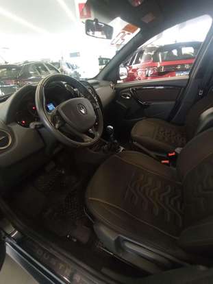 RENAULT-DUSTER-2019