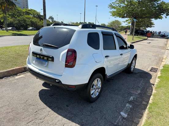 RENAULT-DUSTER-2016