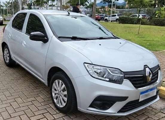 RENAULT-LOGAN-2023