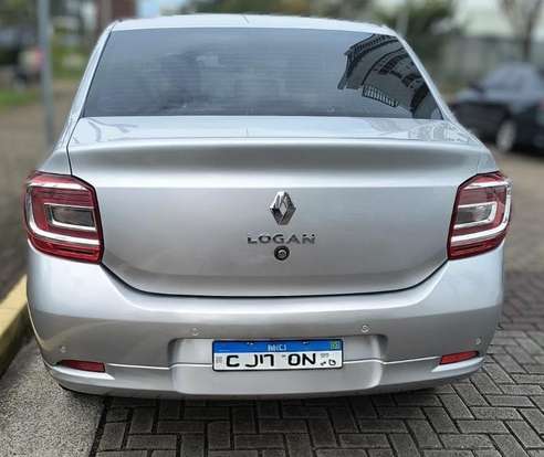 RENAULT-LOGAN-2023