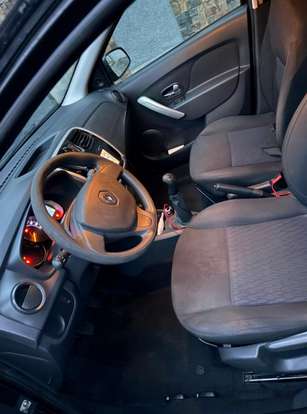 RENAULT-SANDERO-2016