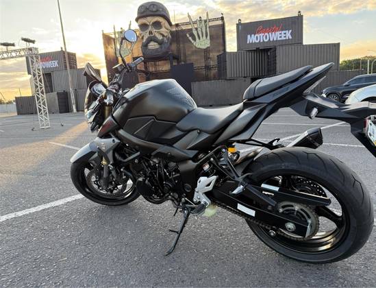 SUZUKI GSR 750A 