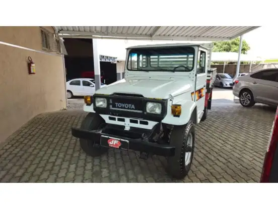TOYOTA-BANDEIRANTE-3.7 BJ50LV 4X4 TETO RIGIDO DIESEL 2P MANUAL TOYOTA-BANDEIRANTE-1992