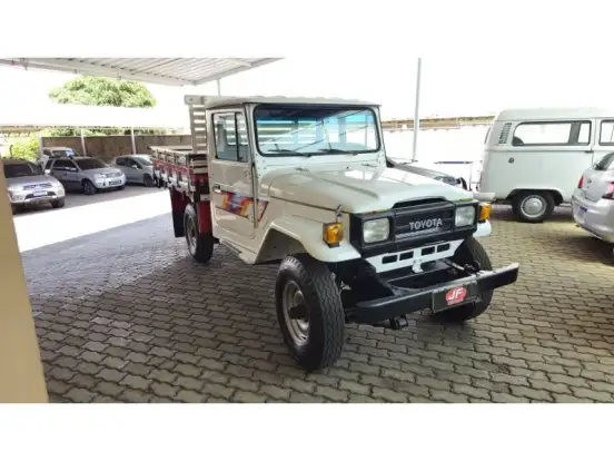TOYOTA-BANDEIRANTE-3.7 BJ50LV 4X4 TETO RIGIDO DIESEL 2P MANUAL TOYOTA-BANDEIRANTE-1992
