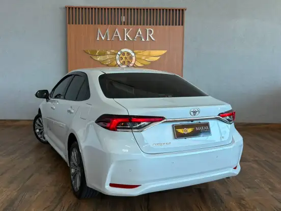 TOYOTA-COROLLA-2022