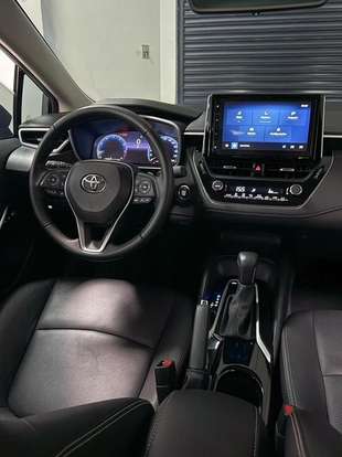 TOYOTA-COROLLA-2024