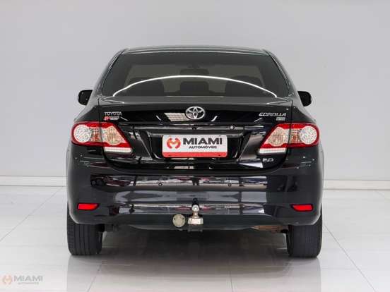 TOYOTA-COROLLA-2012
