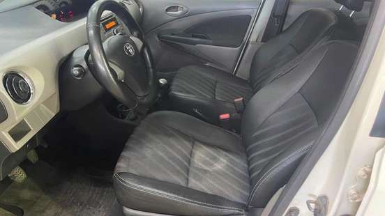 TOYOTA-ETIOS-2013