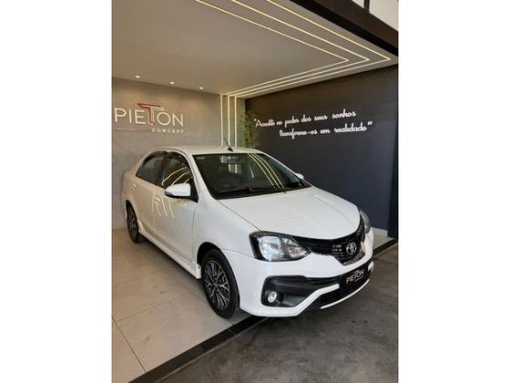 TOYOTA ETIOS 1.5 PLATINUM SEDAN 16V FLEX 4P AUTOMÁTICO