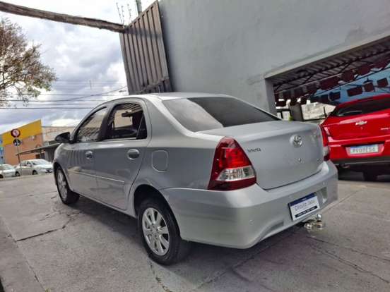 TOYOTA-ETIOS-2018