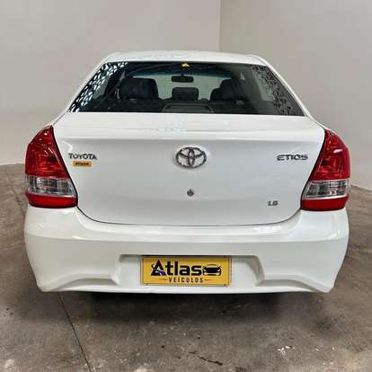 TOYOTA-ETIOS-2018