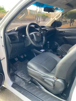 TOYOTA-HILUX-2020
