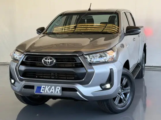 TOYOTA HILUX 2.8 D-4D TURBO DIESEL CD SR 4X4 AUTOMÁTICO
