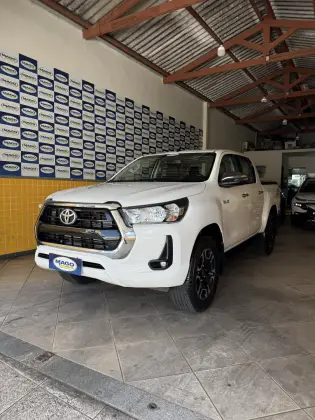 TOYOTA HILUX 2.8 D-4D TURBO DIESEL CD SRV 4X4 AUTOMÁTICO