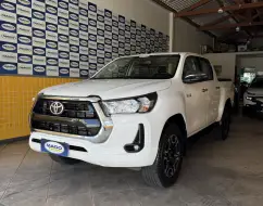 TOYOTA HILUX 2.8 D-4D TURBO DIESEL CD SRV 4X4 AUTOMÁTICO TOYOTA HILUX 2.8 D-4D TURBO DIESEL CD SRV 4X4 AUTOMÁTICO