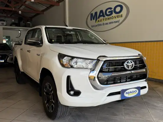 TOYOTA-HILUX-2.8 D-4D TURBO DIESEL CD SRV 4X4 AUTOMÁTICO TOYOTA-HILUX-2023
