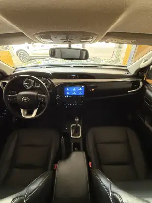 TOYOTA-HILUX-2023