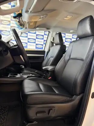 TOYOTA-HILUX-2023