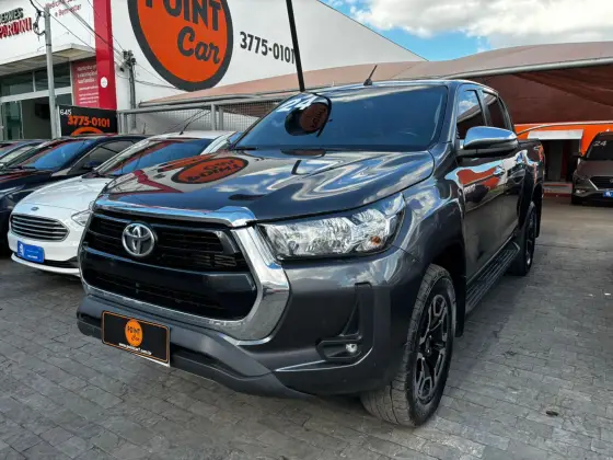TOYOTA HILUX 2.8 D-4D TURBO DIESEL CD SRV 4X4 AUTOMÁTICO