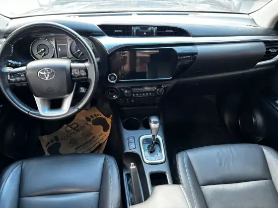 TOYOTA-HILUX-2.8 D-4D TURBO DIESEL CD SRV 4X4 AUTOMÁTICO TOYOTA-HILUX-2023