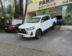 TOYOTA HILUX 2.8 D-4D TURBO DIESEL CD SRV 4X4 AUTOMÁTICO TOYOTA HILUX 2.8 D-4D TURBO DIESEL CD SRV 4X4 AUTOMÁTICO