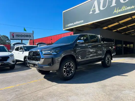 TOYOTA-HILUX-2022