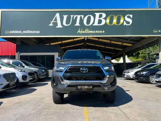 TOYOTA-HILUX-2.8 D-4D TURBO DIESEL CD SRX 4X4 AUTOMÁTICO TOYOTA-HILUX-2022