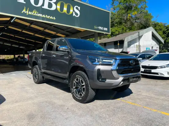 TOYOTA-HILUX-2022