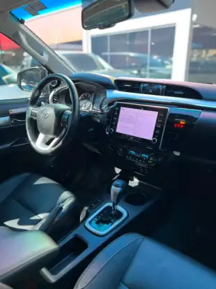 TOYOTA-HILUX-2022