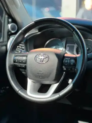 TOYOTA-HILUX-2022