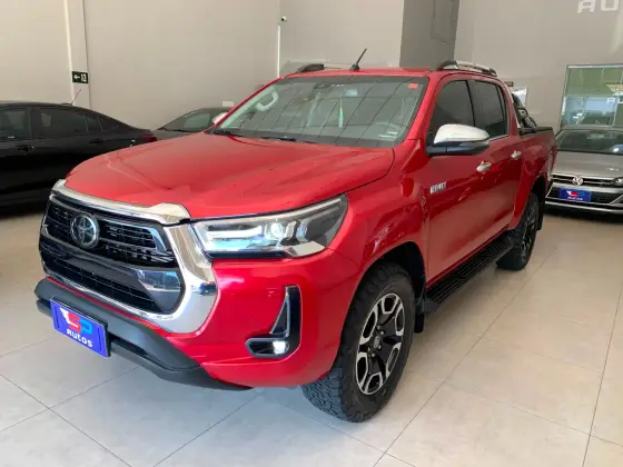TOYOTA HILUX 2.8 D-4D TURBO DIESEL CD SRX 4X4 AUTOMÁTICO