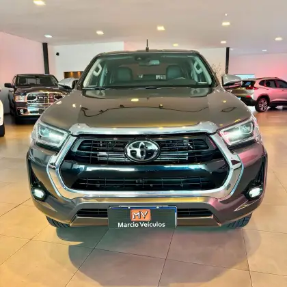 TOYOTA HILUX 2.8 D-4D TURBO DIESEL CD SRX 4X4 AUTOMÁTICO