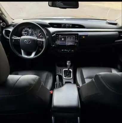 TOYOTA-HILUX-2021
