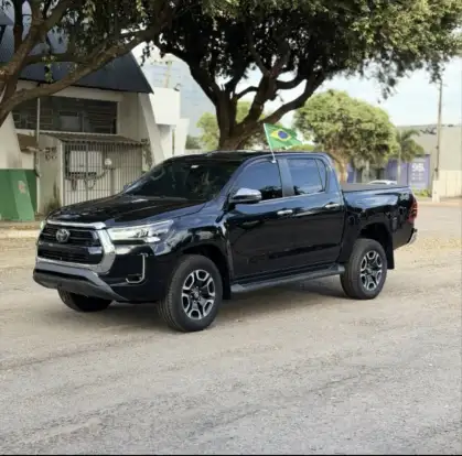 TOYOTA-HILUX-2021
