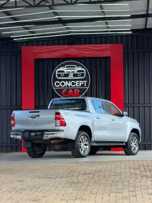 TOYOTA-HILUX-2.8 SRX 4X4 CD 16V DIESEL 4P AUTOMÁTICO TOYOTA-HILUX-2015